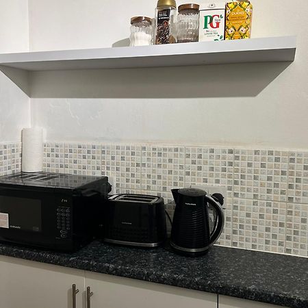 One Bedroom Flat In Chiswick W4 Λονδίνο Εξωτερικό φωτογραφία